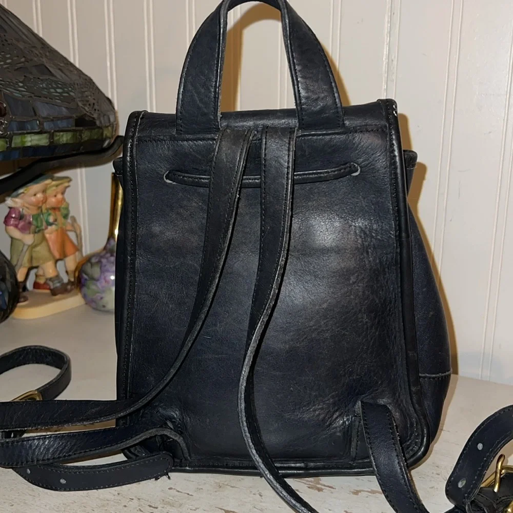 Coach Vintage Legacy 9960 blue Leather Brass Hardware Top Handle Flap Backpack